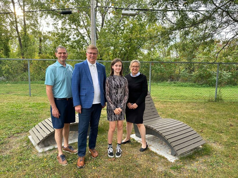 La Ville de Sainte-Julie inaugure un nouvel espace de lecture et de détente au parc du Sorbier